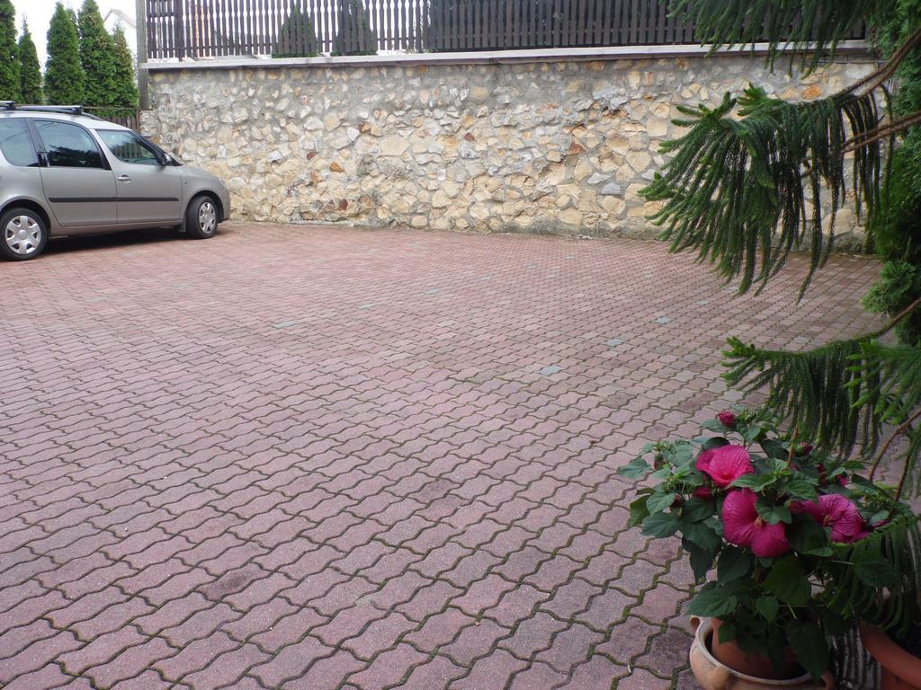 Agi Panzio Obuda Bed & Breakfast Budapest Eksteriør bilde